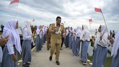 Kunjungi Masyarakat Desa Pulau Kampai, Bobby Akan Bangun Puskesmas Rawat Inap, Jalan dan Dermaga