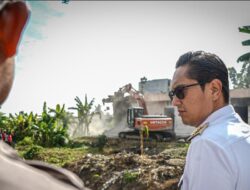 Rico Waas Bongkar Bangunan Kosong Sarang Narkoba di Medan Selayang