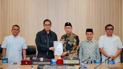 Paripurna DPRD Medan Rico Waas Dengarkan Pemandangan Umum Fraksi Atas Ranperda Perubahan APBD Secara Daring