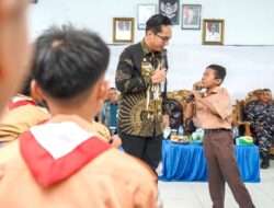 Rico Waas Beri Motivasi Siswa Gapai Cita-Cita dan Jauhi Narkoba