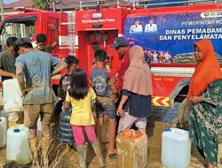 Misi Kemanusiaan Sebulan Penuh, Personel Damkarmat Kota Medan Bahu-Membahu Bersihkan  Aceh Tamiang Pascabanjir