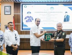 Dirut Perumda Tirtanadi Sumut Ardian Surbakti dan Kajatisu Harli Siregar Teken MoU Penanganan Perkara DATUN