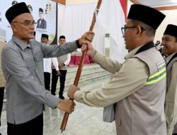 Lepas Keberangkatan Kloter 2 Haji Asal Langkat, Bobby Tekankan Kebersamaan dan Kekompakan