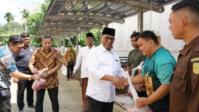 Kejatisu Sembelih 15 Hewan Kurban, Muhibuddin: Wujud Nyata Ketakwaan Kepada Allah SWT