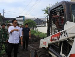 Dengar Jeritan Warga Soal Banjir, LPJU Mati hingga Ancaman Longsor, Rico Waas Instruksikan Solusi Ditempat