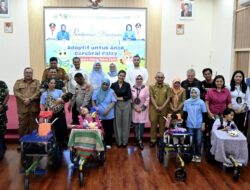 Kahiyang Ayu Serahkan Kursi Roda Adaptif di Simalungun, Pastikan Anak Berkebutuhan Khusus dapat Kehidupan Layak