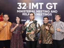 Rico Waas Terima IMT-GT Green City Award