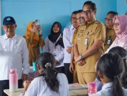 Rico Waas Dampingi Mendikdasmen Tinjau SMPN 16
