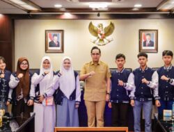 Rico Waas Lepas 10 Pelajar Medan ke Ipoh Malaysia Wakili Indonesia