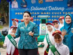 Airin Rico Waas dan Dokter Kecil Praktik Cuci Tangan, Tandai Peringatan Hari Cuci Tangan Sedunia di Medan